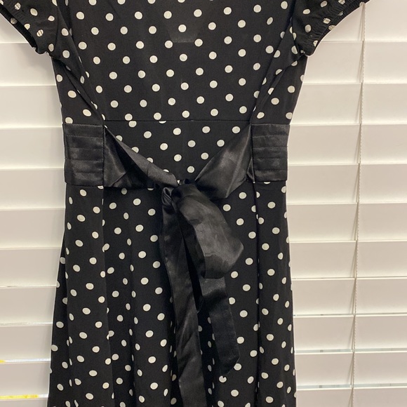 Black and white polka dot top size juniors large - Picture 3 of 4